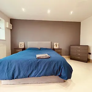 Apartment Large And Comfy Flat C Near Heathrow
