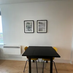 Apartment London Heathrow Airport Voyager House Terminal 12345 - Ev Electric And Parking Available!