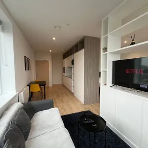 Apartment London Heathrow Airport Voyager House Terminal 12345 - Ev Electric And Parking Available