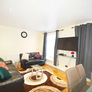 Apartamento Modern 4 Bedroom, Londres