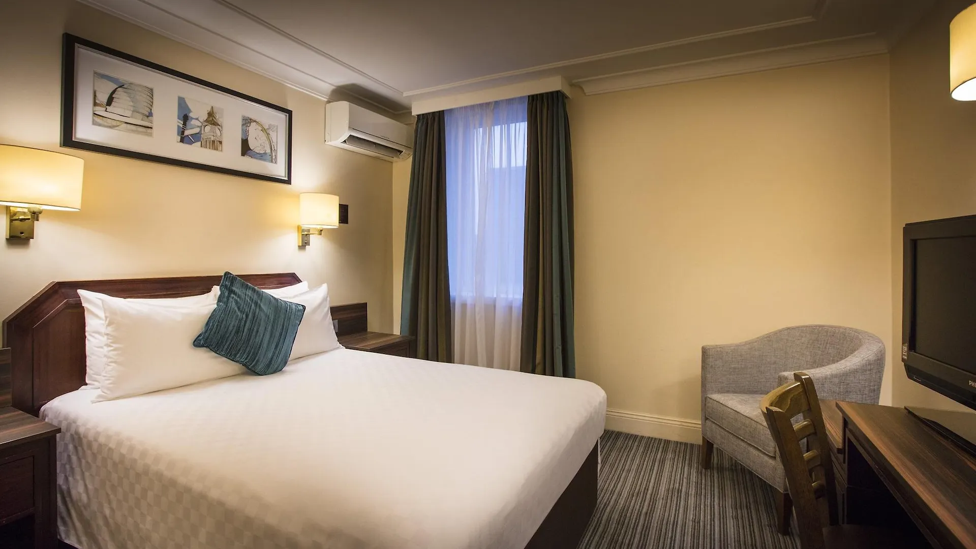 Thistle London Heathrow Terminal 5 Hillingdon Hotel