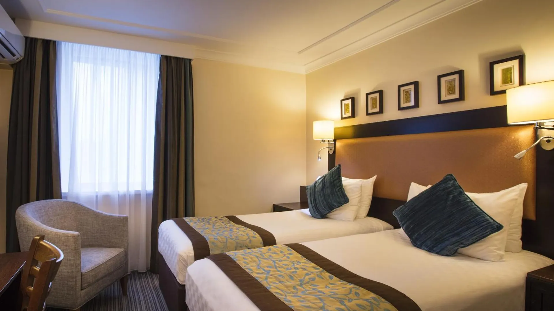 Thistle London Heathrow Terminal 5 Hillingdon 3*,  Royaume-Uni