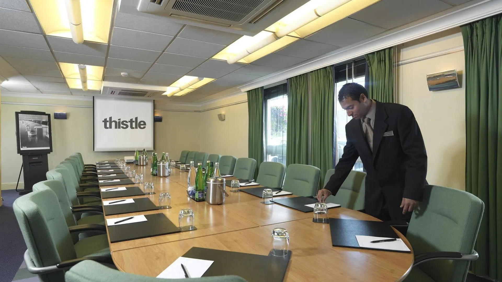 Thistle London Heathrow Terminal 5 Hillingdon Hotel