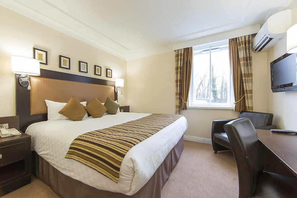 Thistle London Heathrow Terminal 5 Hillingdon Hotel